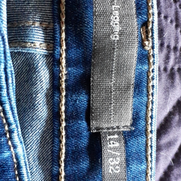 Levi's jeans - Picture 2 of 5